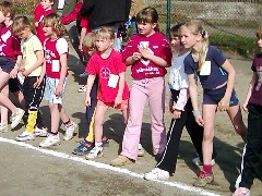 Rechts im Bild: Aline Kreße - Siegerin AK 8