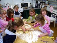 Klasse 1 beim Backen